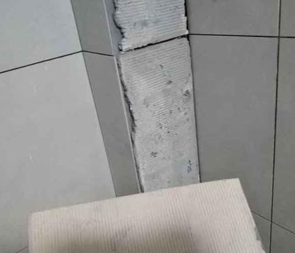 温宿瓷砖空鼓维修公司分享下厨房瓷砖脱落的补救措施。